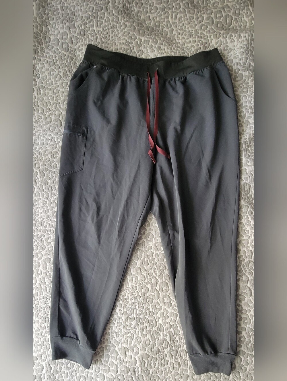 Figs Men's Dark Gray Joggers with Maroon Drawstring